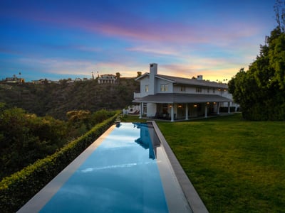 Luxury Villa Photo #3