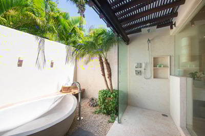 Luxury Villa Photo #36