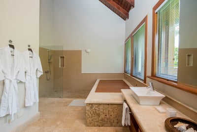 Luxury Villa Photo #33
