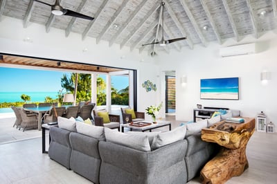 Luxury Villa Photo #25
