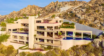 Luxury Villa Photo #36