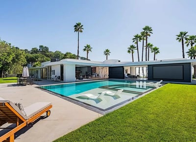 Luxury Villa Photo #2