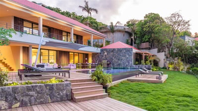 Luxury Villa Photo #4