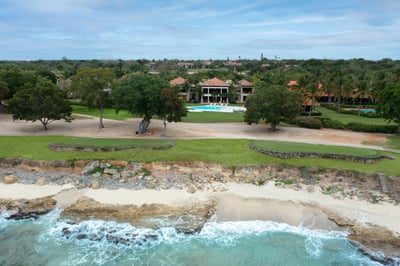 Luxury Villa Photo #2