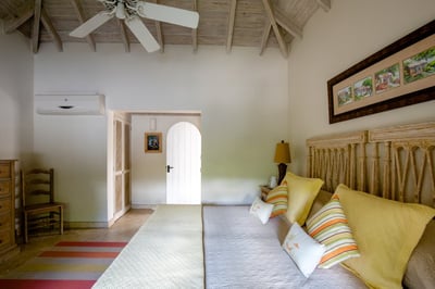 Luxury Villa Photo #33