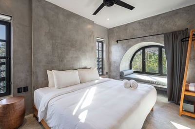Luxury Villa Photo #49