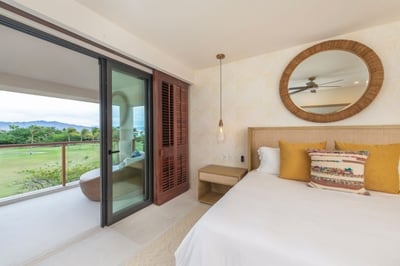 Luxury Villa Photo #32