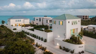 Luxury Villa Photo #3