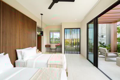Luxury Villa Photo #30