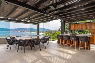 Luxury Villa Photo #12