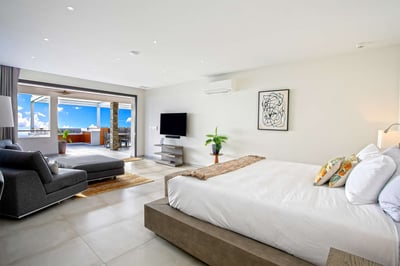 Luxury Villa Photo #34