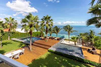 Luxury Villa Photo #20