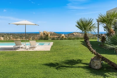 Luxury Villa Photo #3