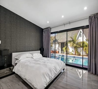 Luxury Villa Photo #14