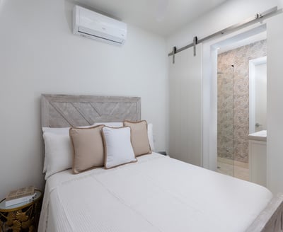 Luxury Villa Photo #23