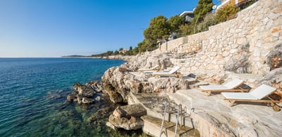 Luxury Villa Photo #3