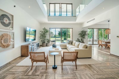 Luxury Villa Photo #12