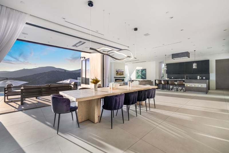 Linda Flora Modern Estate