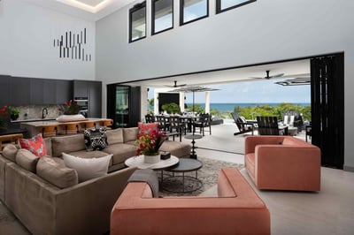Luxury Villa Photo #7