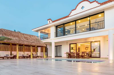 Luxury Villa Photo #7