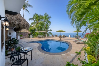 Luxury Villa Photo #11