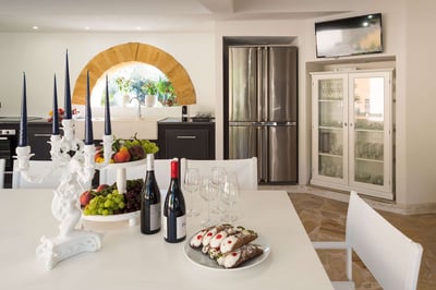 Luxury Villa Photo #18