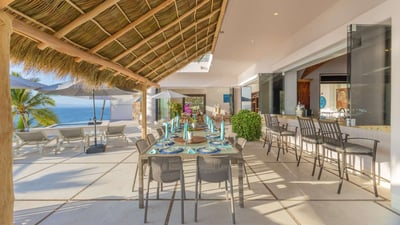 Luxury Villa Photo #13