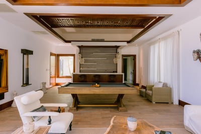 Luxury Villa Photo #38