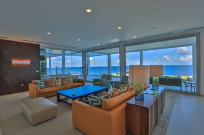 Luxury Villa Photo #36