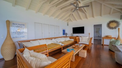 Luxury Villa Photo #15