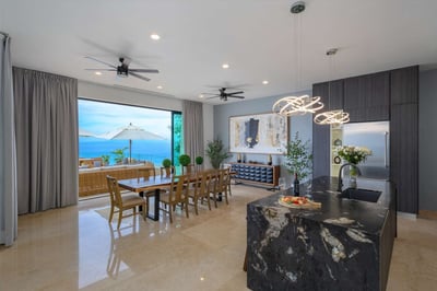 Luxury Villa Photo #41