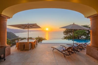 Luxury Villa Photo #9