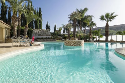Luxury Villa Photo #4