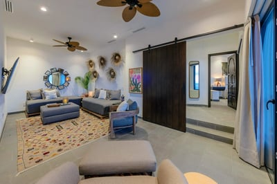 Luxury Villa Photo #22