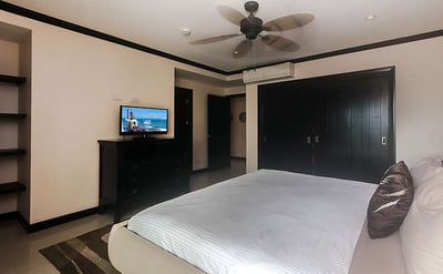 Luxury Villa Photo #10