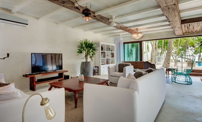 Luxury Villa Photo #16