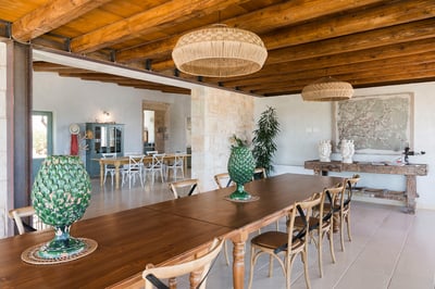Luxury Villa Photo #13