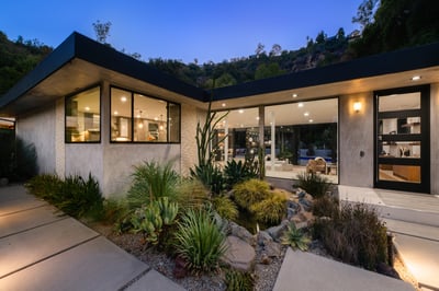 Luxury Villa Photo #6