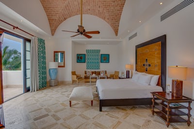 Luxury Villa Photo #27
