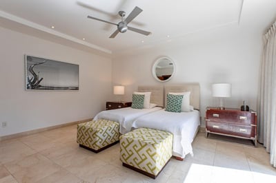Luxury Villa Photo #10