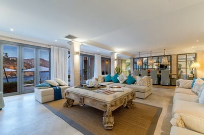 Luxury Villa Photo #28