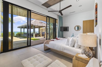 Luxury Villa Photo #45