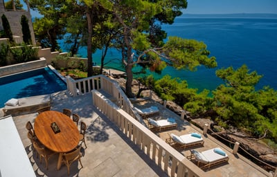 Luxury Villa Photo #3