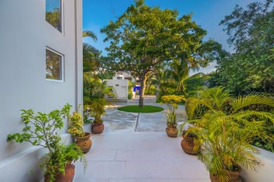 Luxury Villa Photo #44