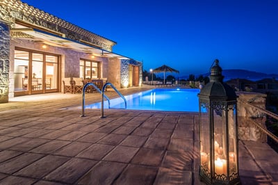 Luxury Villa Photo #6