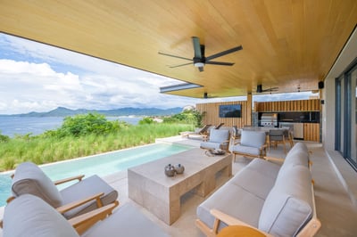 Luxury Villa Photo #12
