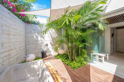 Luxury Villa Photo #32