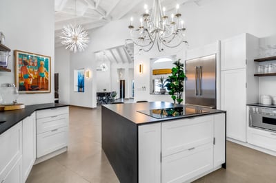 Luxury Villa Photo #11