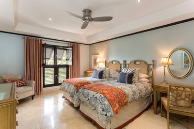 Luxury Villa Photo #16
