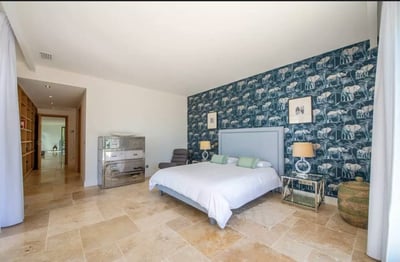 Luxury Villa Photo #16